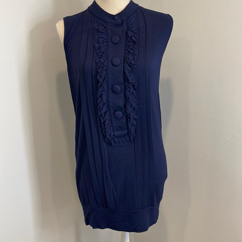 Sleeveless Large Button Ruffle top - Picture 2 of 4